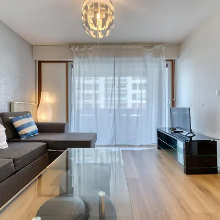 Maxime Ile Lacroix Apartament