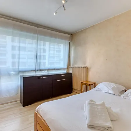 Maxime Ile Lacroix Apartment *